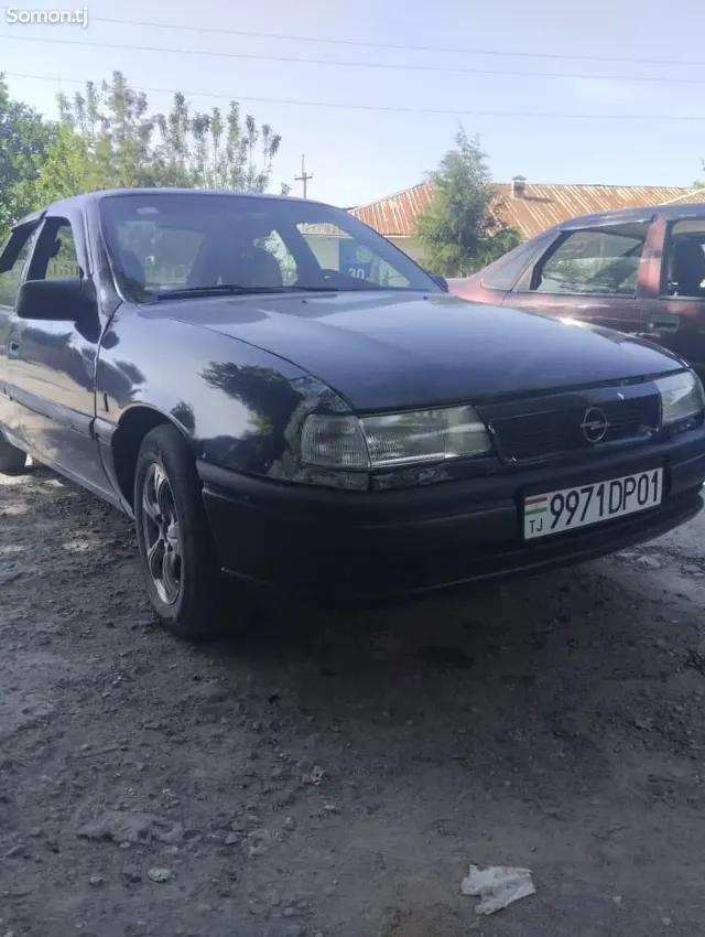 Opel Vectra A 1994 · 1.6 MT