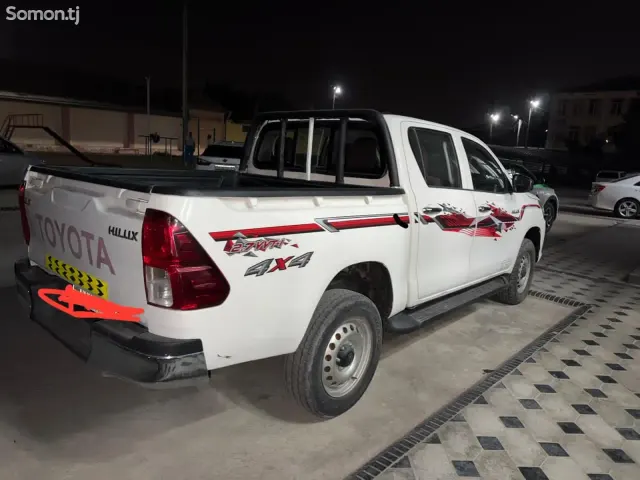 Toyota Hilux 2018 · 2.7 MT