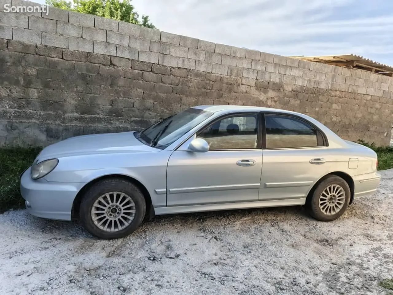 Hyundai Sonata 2004 · 2.0 MT