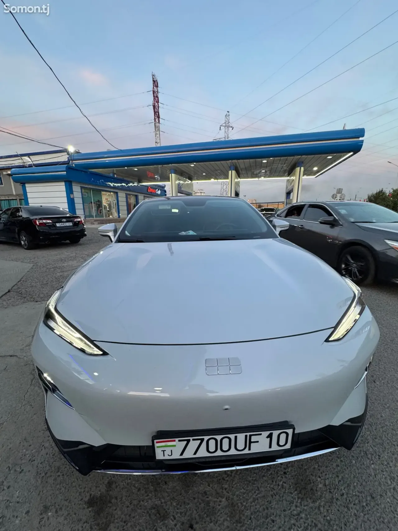 Geely Galaxy E8 2025 · AT