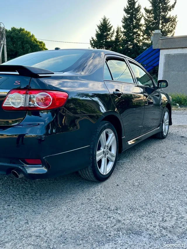 Toyota Corolla 2013 · 1.8 AT