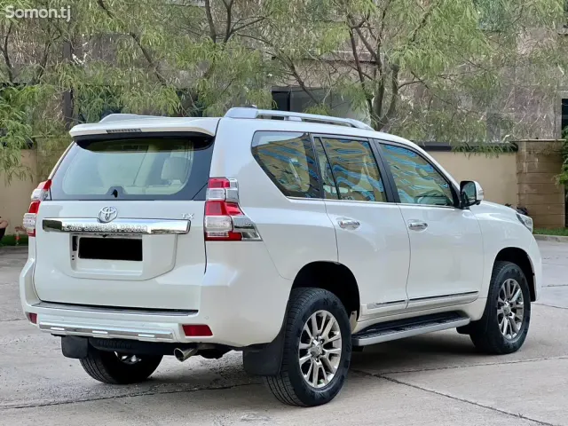 Toyota Land Cruiser Prado 2015 · 4.0 AT