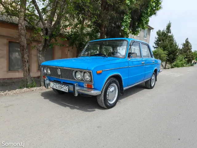 Lada (ВАЗ) 2103 1970 · 1.5 MT