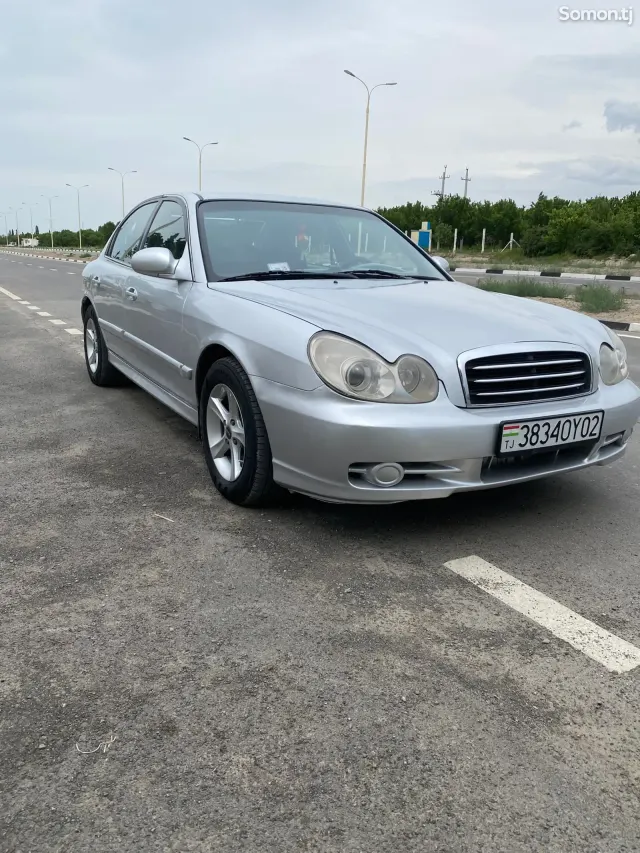 Hyundai Sonata 2002 · 2.0 MT