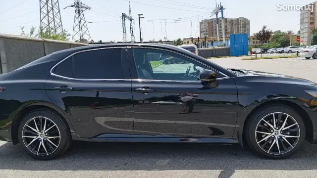 Toyota Camry 2021 · 2.5 AT