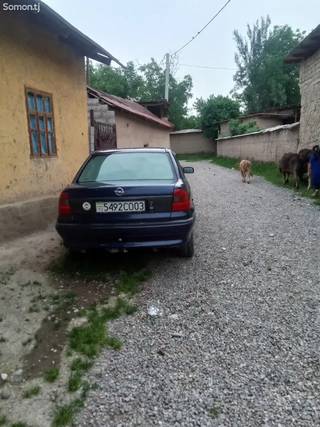 Opel Astra F 1997 · 1.6 MT