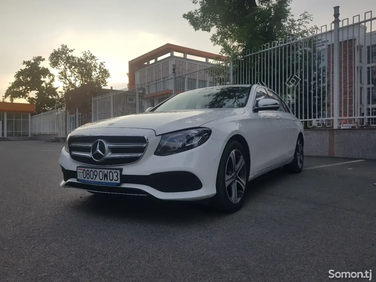 Mercedes-Benz E class 2018 · 2.2 AT