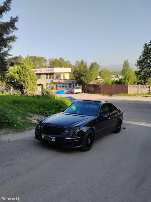 Mercedes-Benz E class 2009 · 5.5 AT