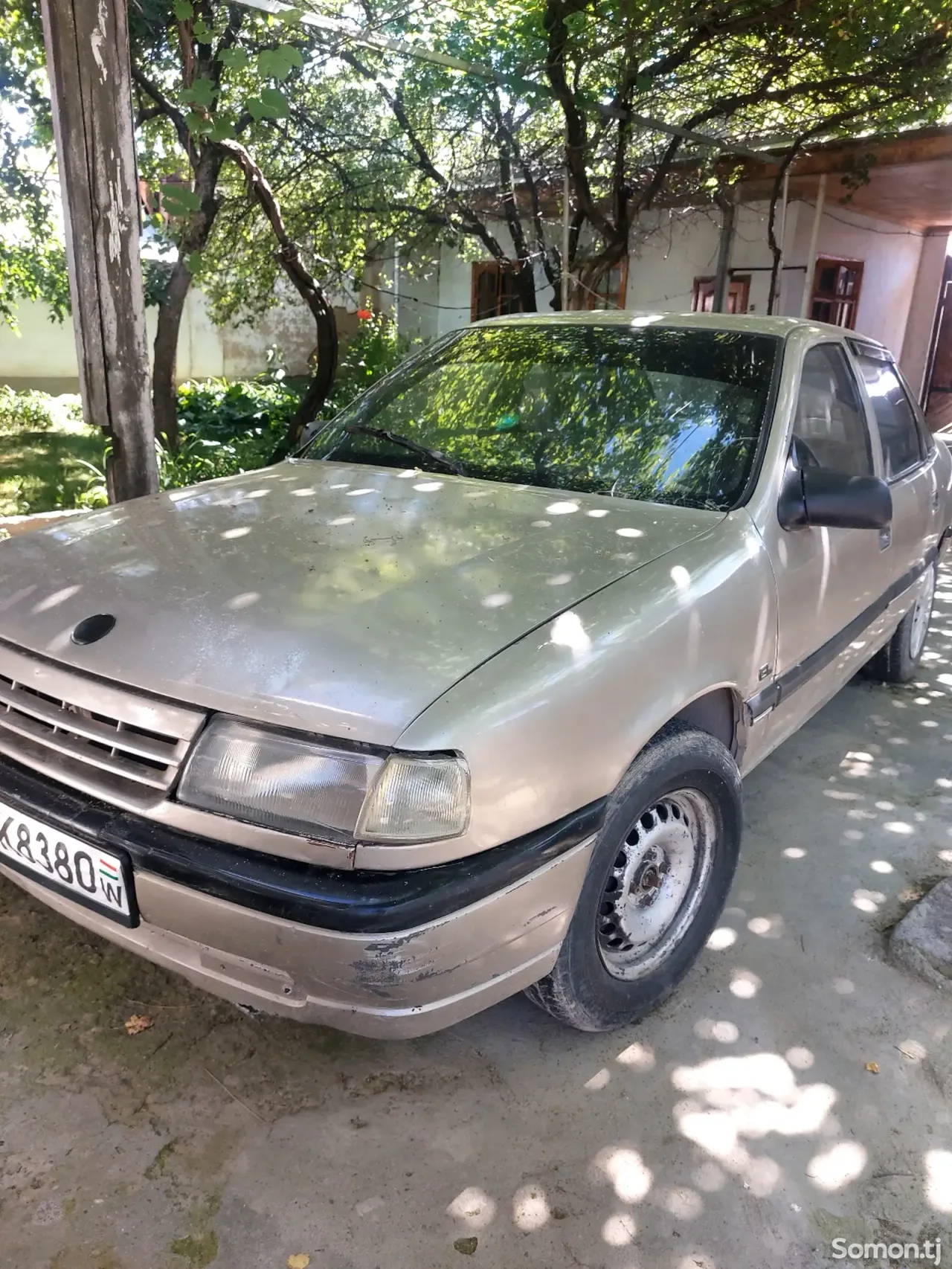 Opel Vectra A 1992 · 1.8 MT
