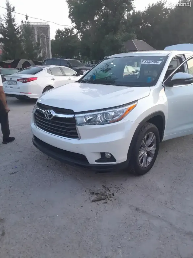 Toyota Highlander 2016 · 3.5 AT