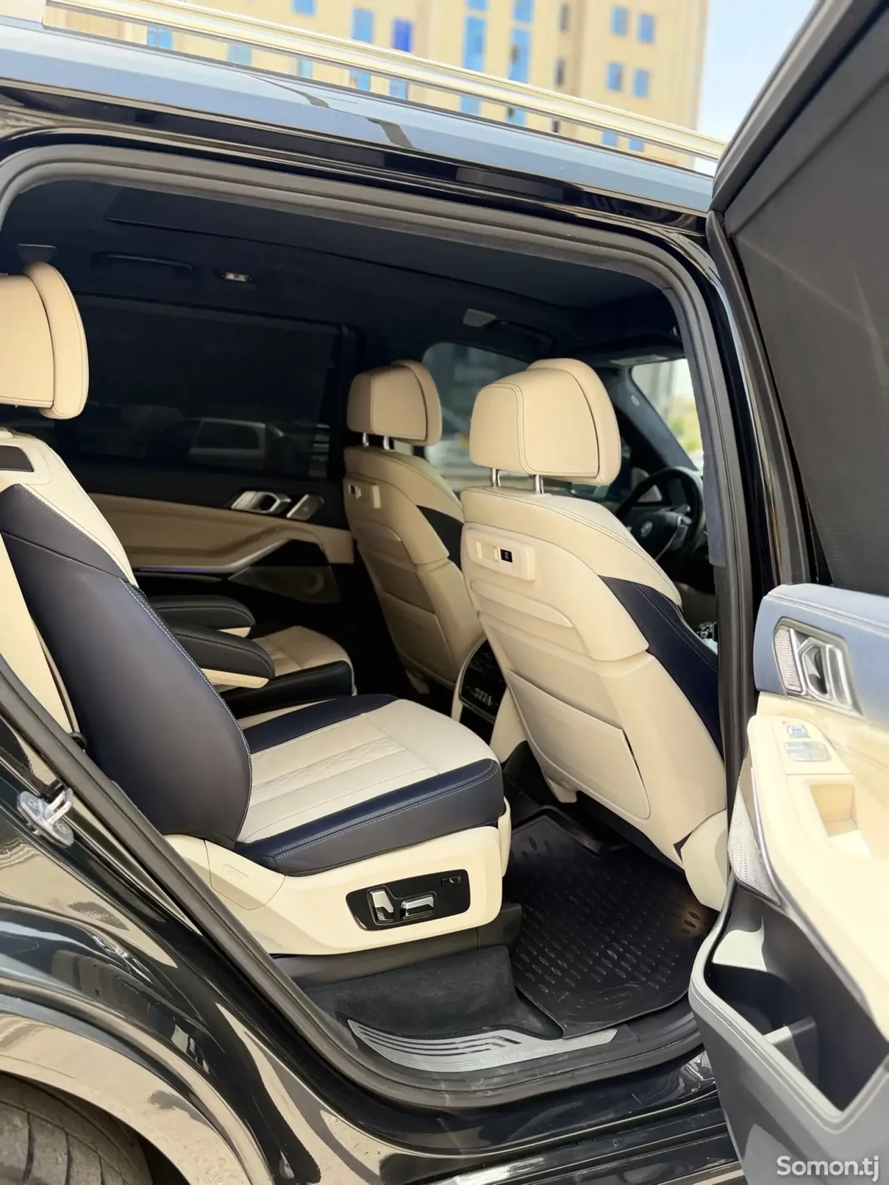 BMW X7 2019 · 4.4 AT