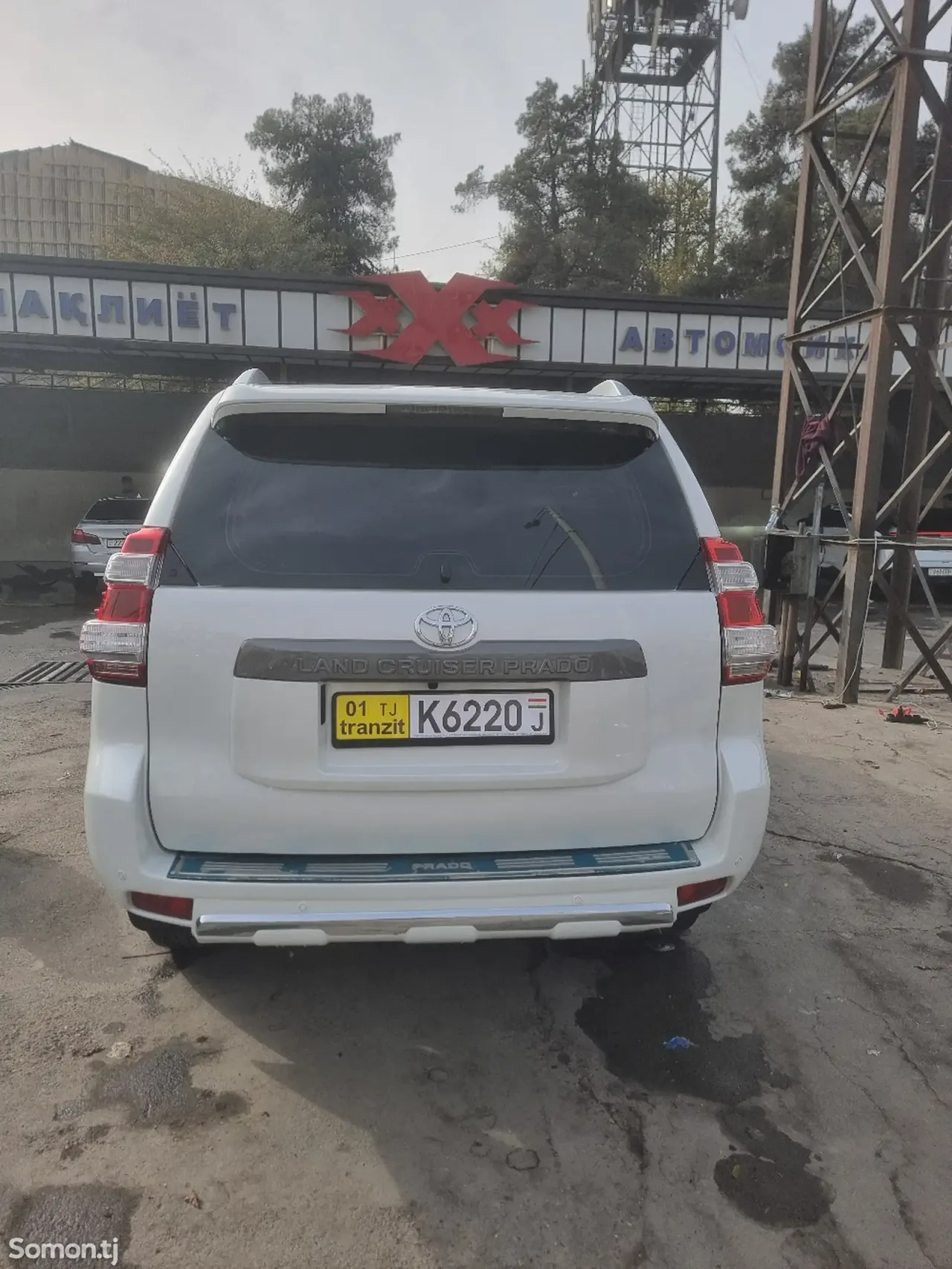 Toyota Land Cruiser Prado 2013 · 0.4 AT