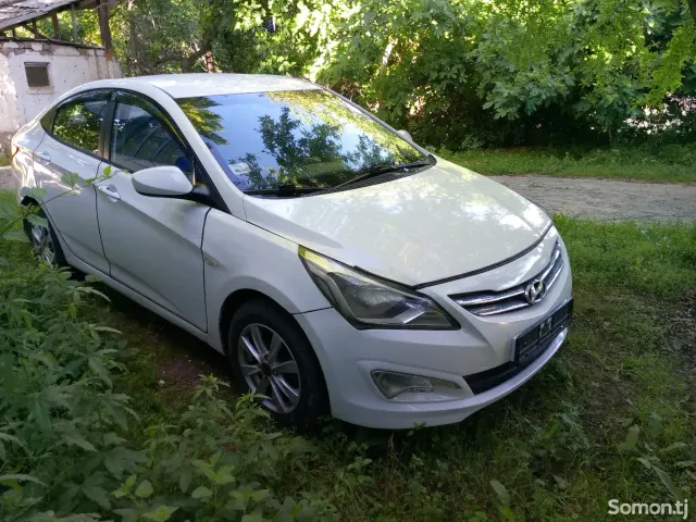 Hyundai Solaris 2015 · 1.4 AT