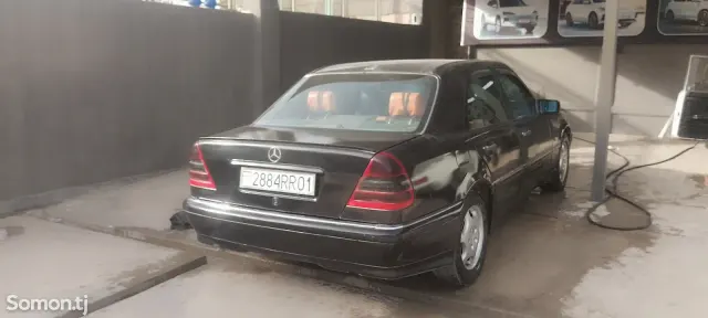 Mercedes-Benz C class 1995 · 1.8 MT