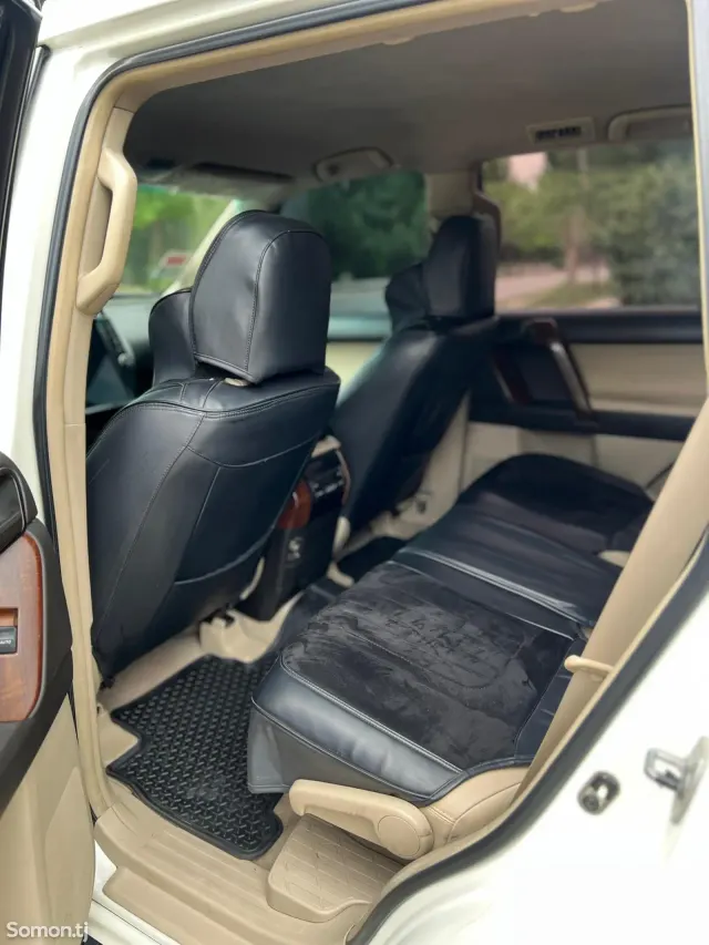 Toyota Land Cruiser Prado 2011 · 4.0 AT