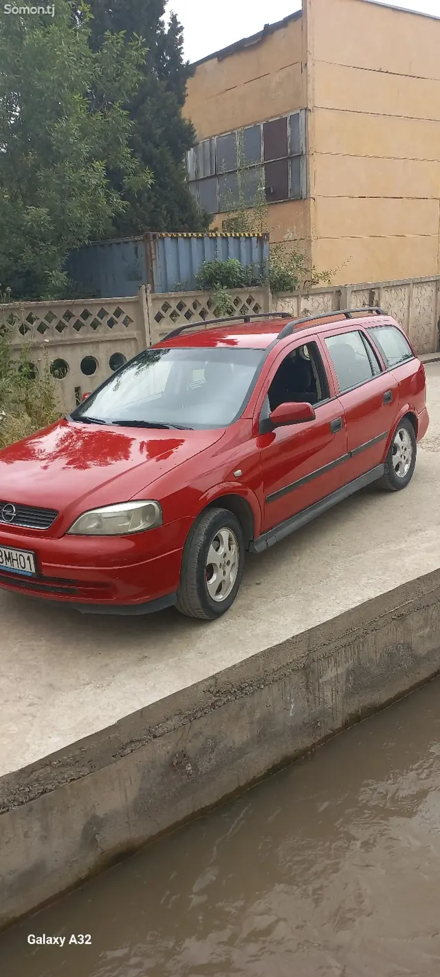Opel Astra G 1999 · 1.6 MT
