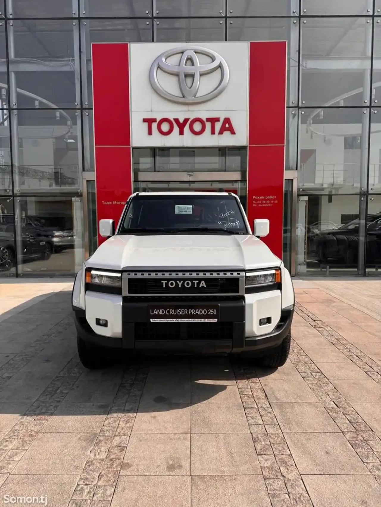 Toyota Land Cruiser Prado 2025 · 2.4 AT