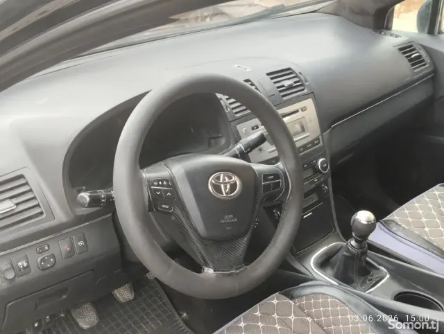 Toyota Avensis 2014 · 1.8 MT
