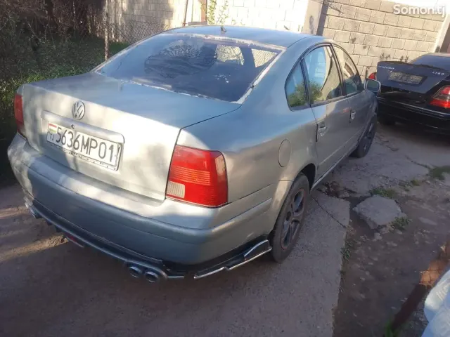 Volkswagen Passat 1998 · 1.6 MT