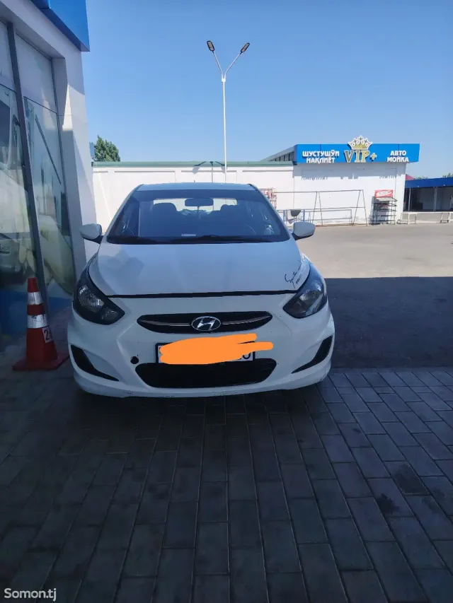 Hyundai Accent 2016 · 1.4 AT