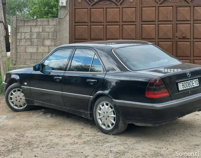 Mercedes-Benz C class 2000 · 2.4 AT