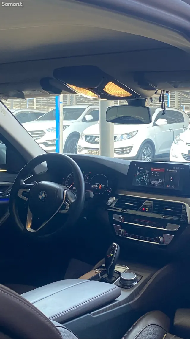 BMW 5 series 2019 · 2.0 AT