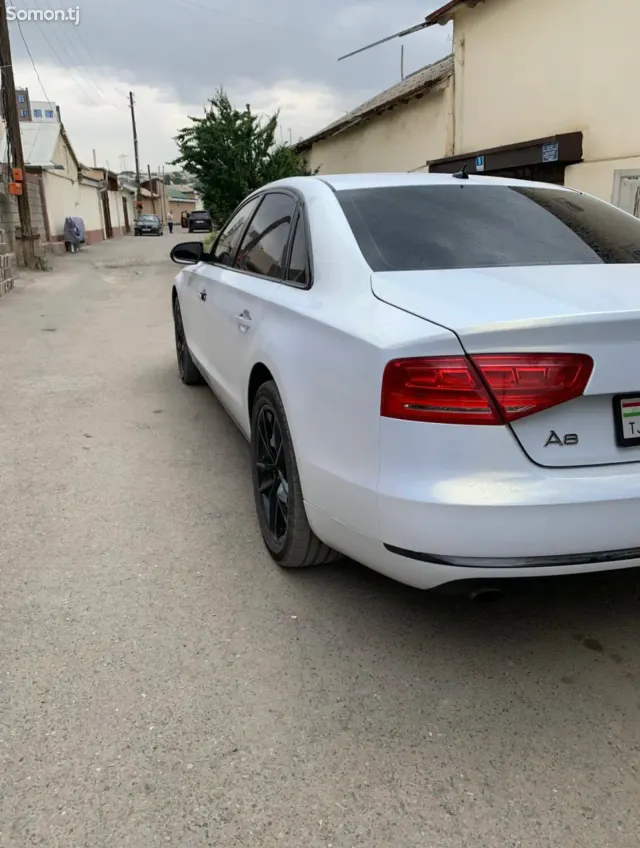 Audi A8 2012 · 3.0 AT