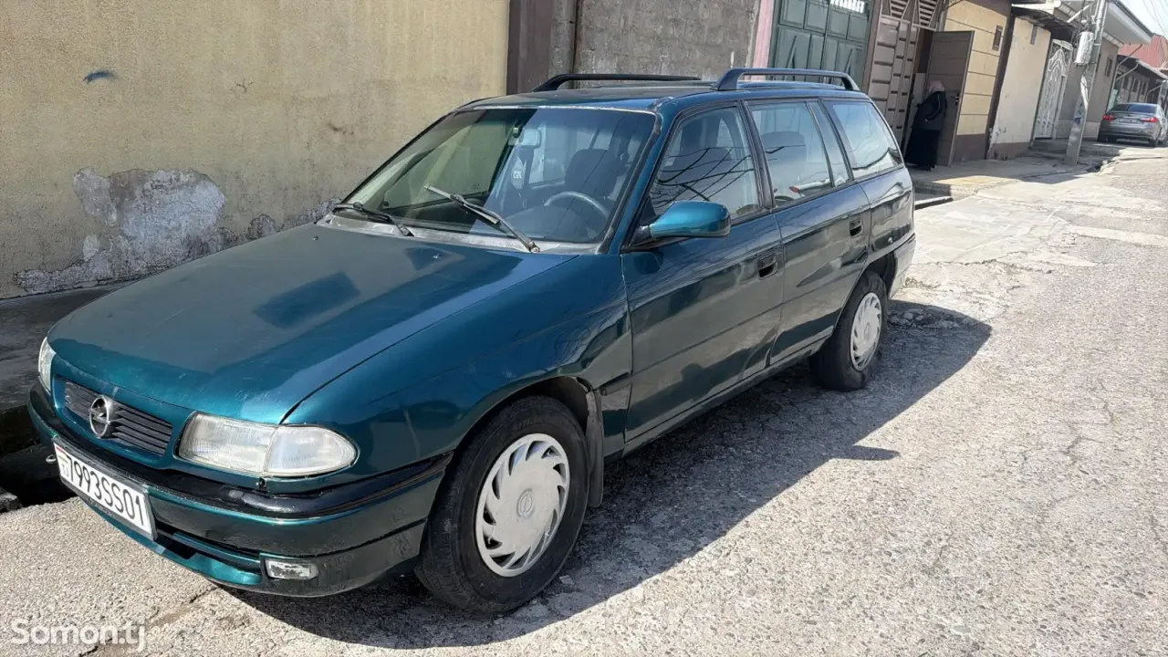 Opel Astra F 1997 · 1.6 MT