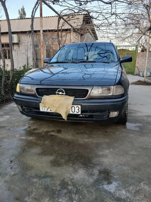 Opel Astra F 1996 · 1.6 MT