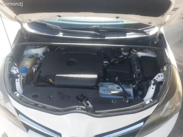 Toyota Corolla Verso 2014 · 2.0 MT