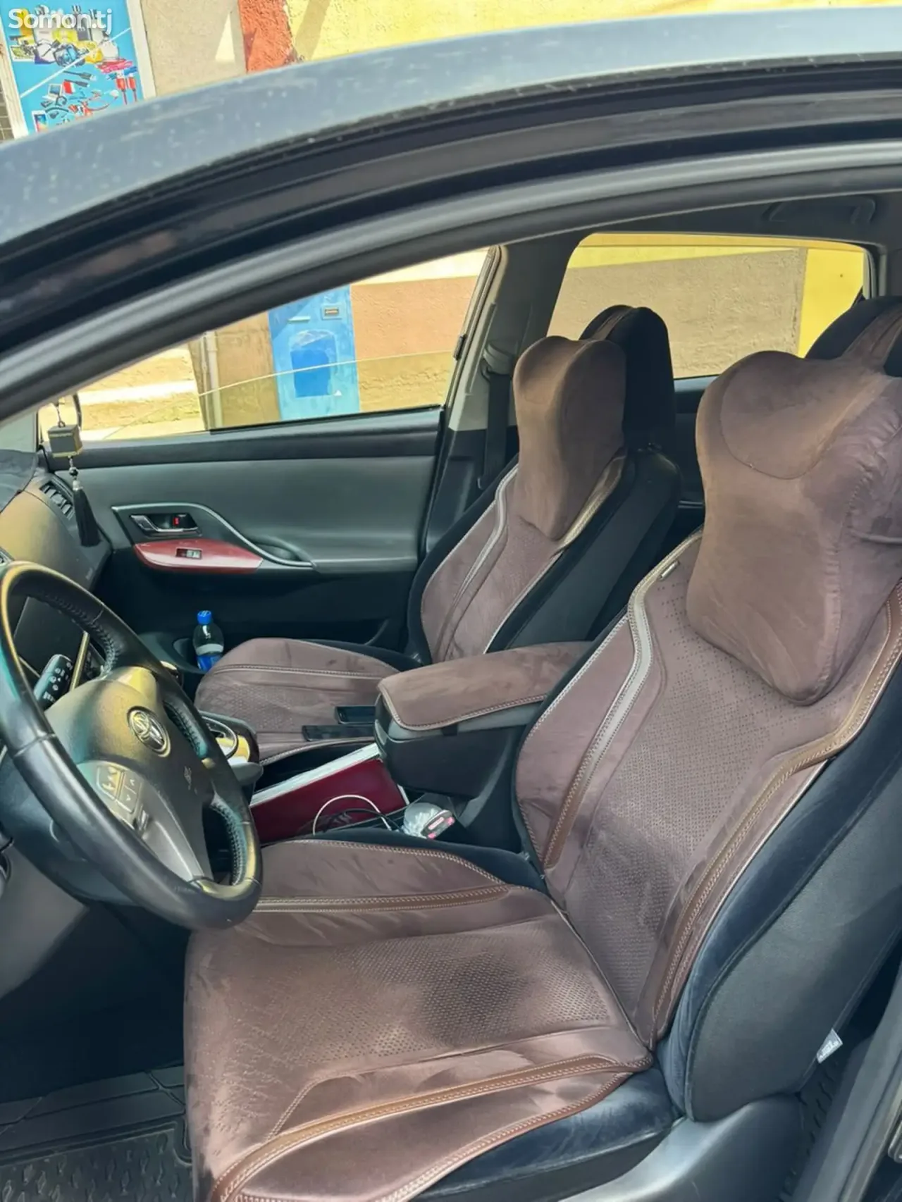 Toyota Mark X ZiO 2012 · 2.4 AT