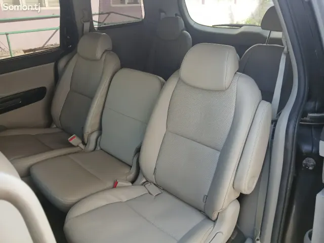 Kia Carnival 2015 · 2.2 AT