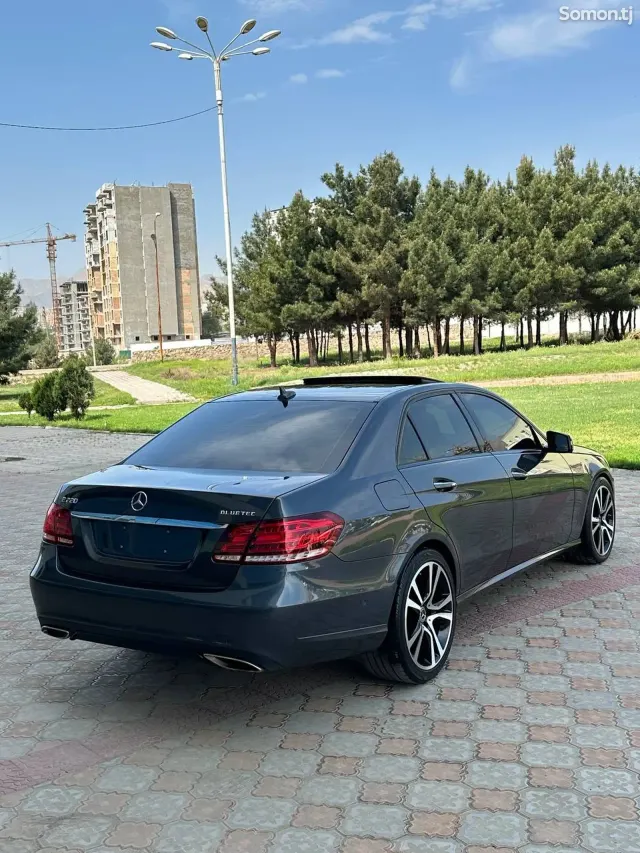 Mercedes-Benz E class 2015 · 2.2 AT