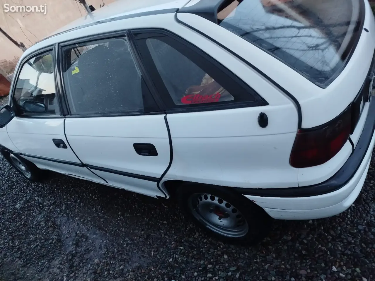 Opel Astra F 1993 · 1.6 MT