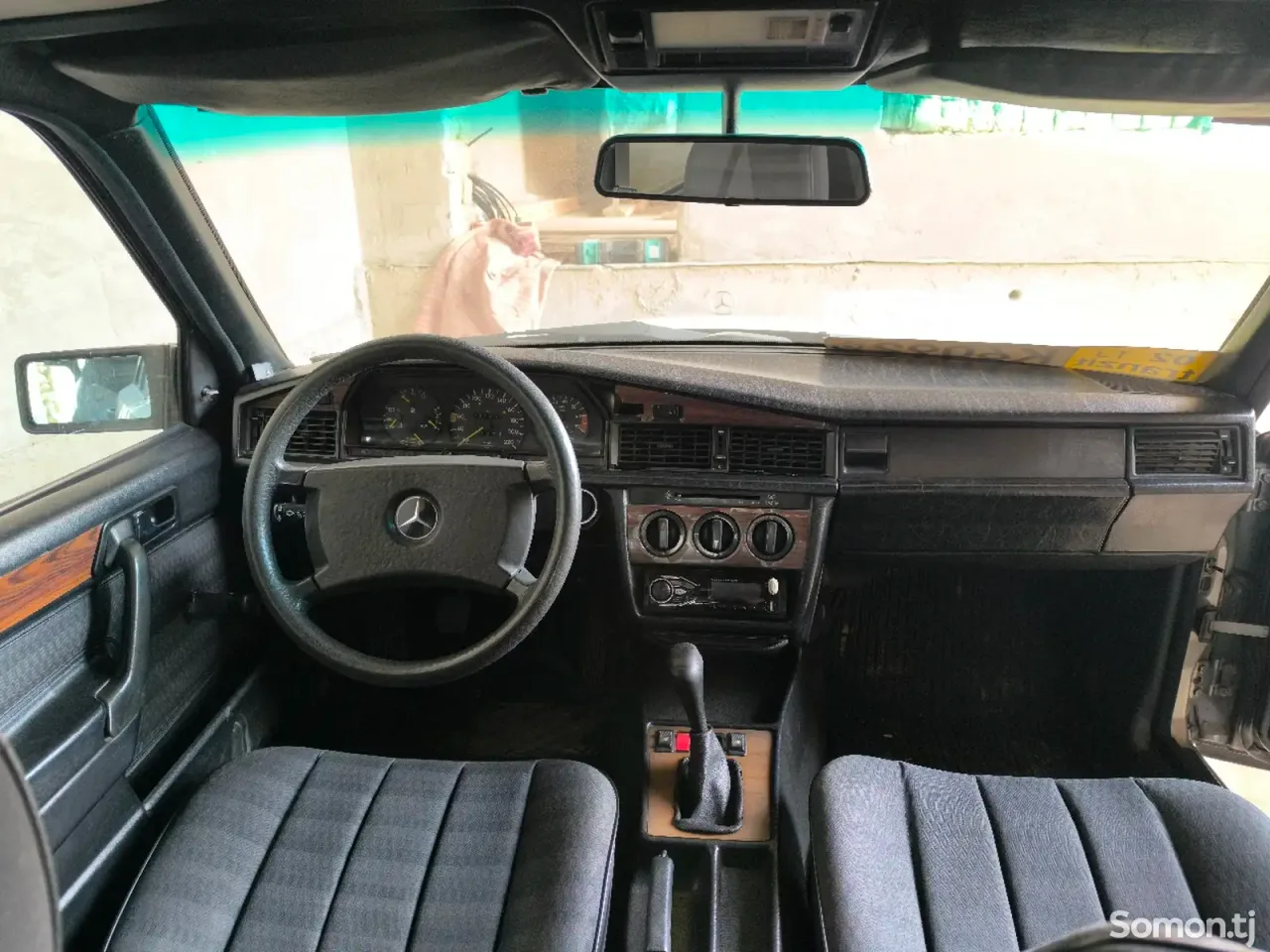 Mercedes-Benz W201 1989 · 1.8 MT