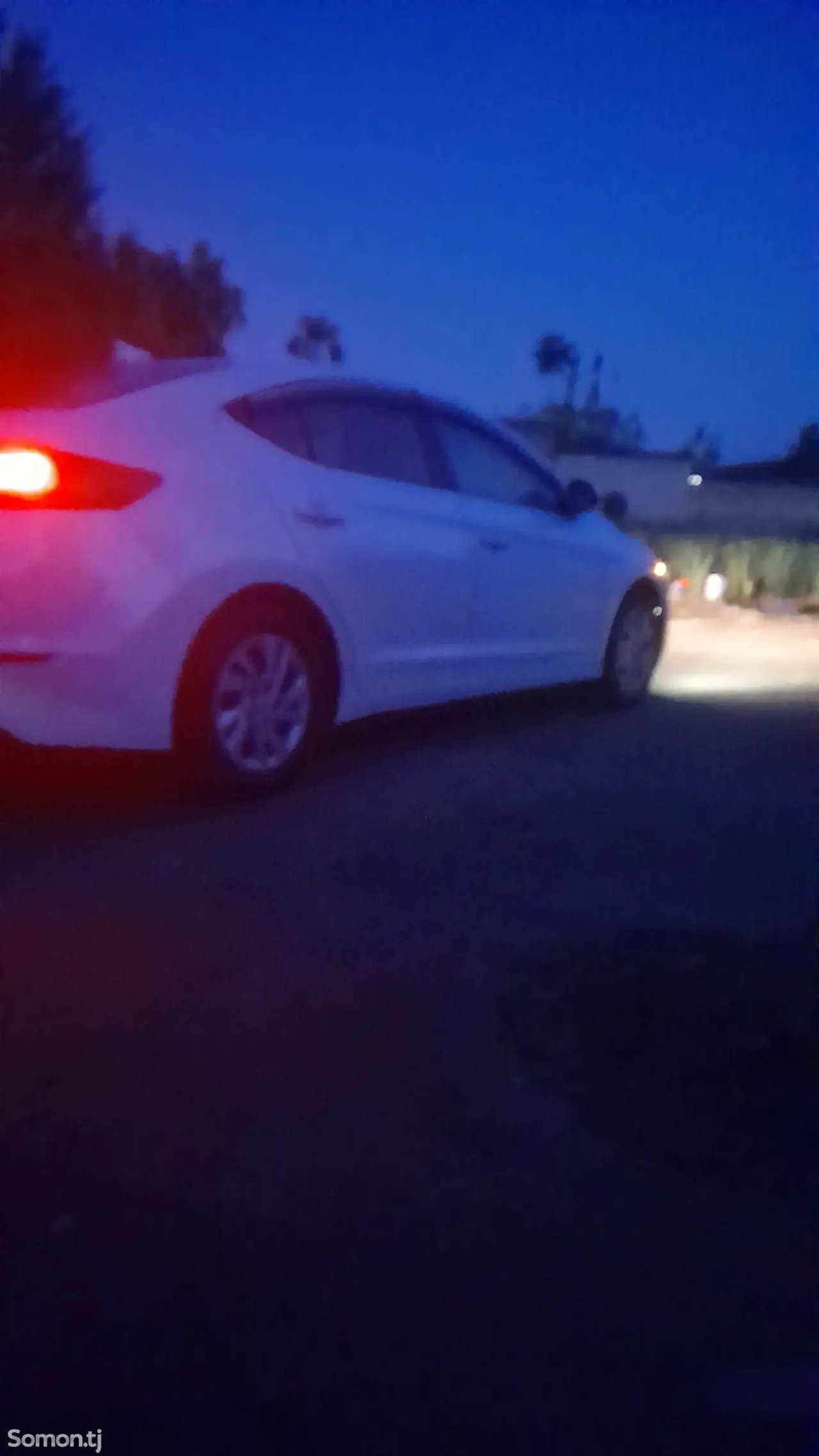 Hyundai Elantra 2017 · 2.0 AT