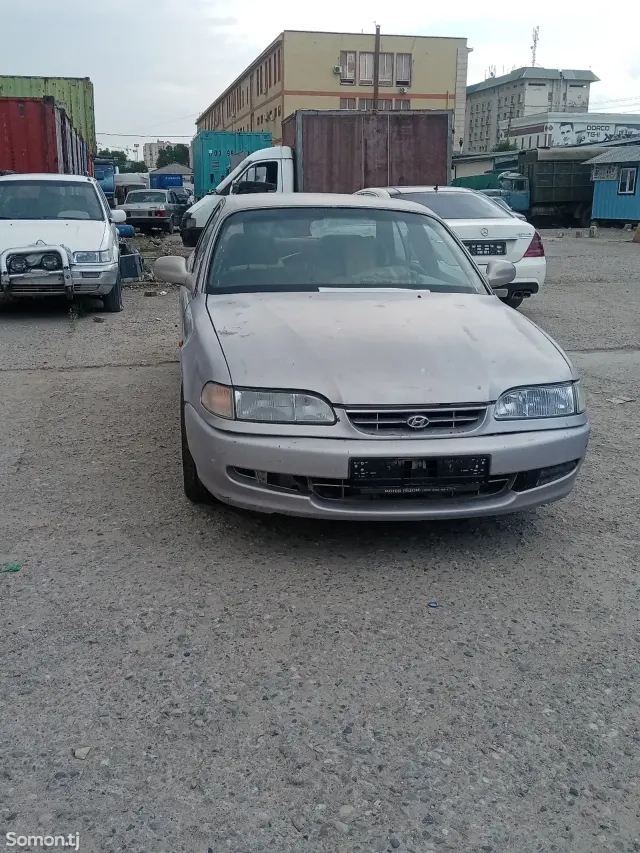 Hyundai Sonata 1996 · 1.8 AT