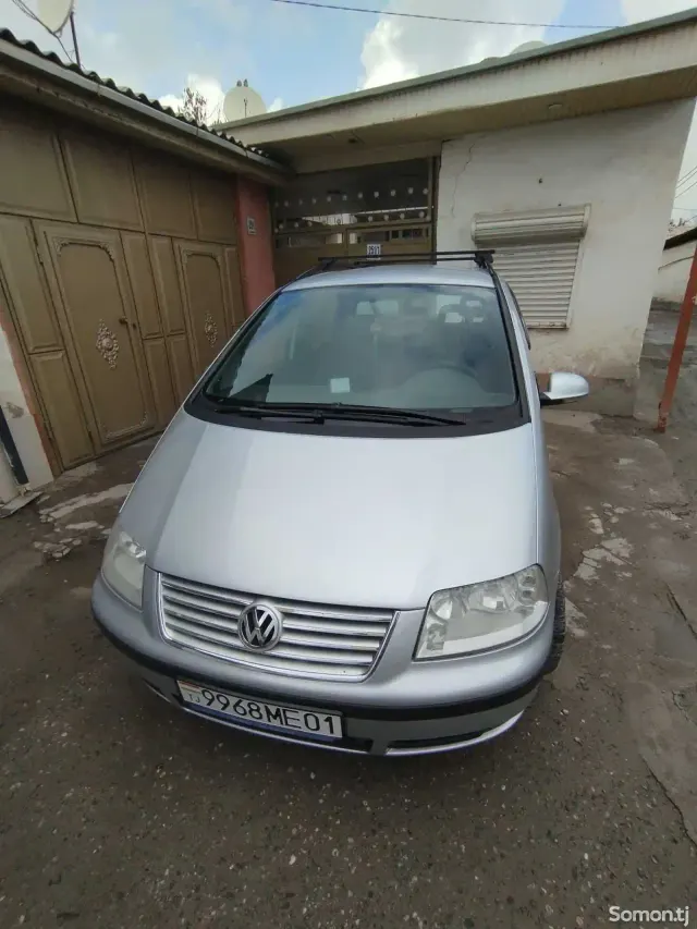 Volkswagen Sharan 2006 · 1.8 MT