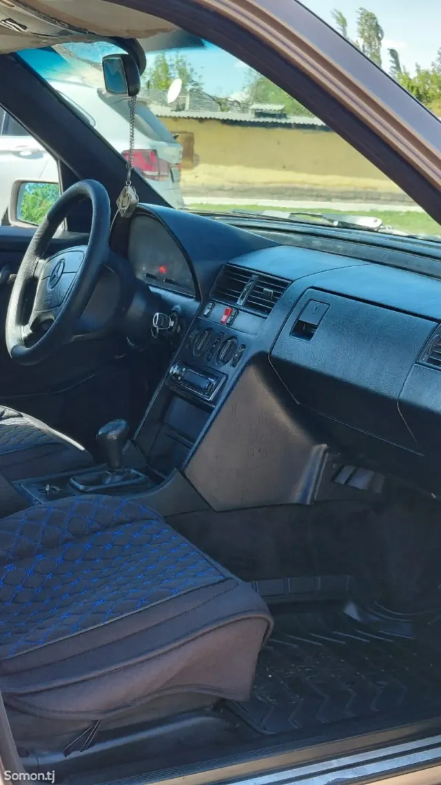 Mercedes-Benz C class 1995 · 2.0 MT