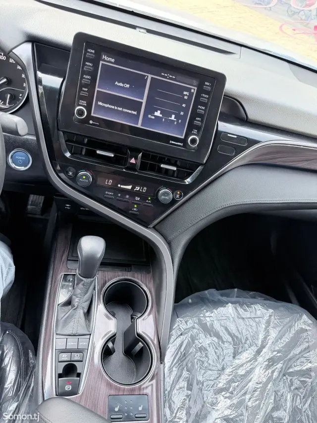 Toyota Camry 2018 · 2.5 AT