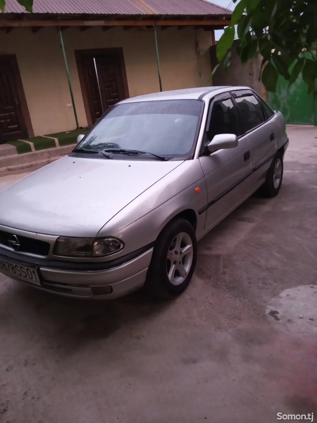Opel Astra F 2000 · 1.6 MT