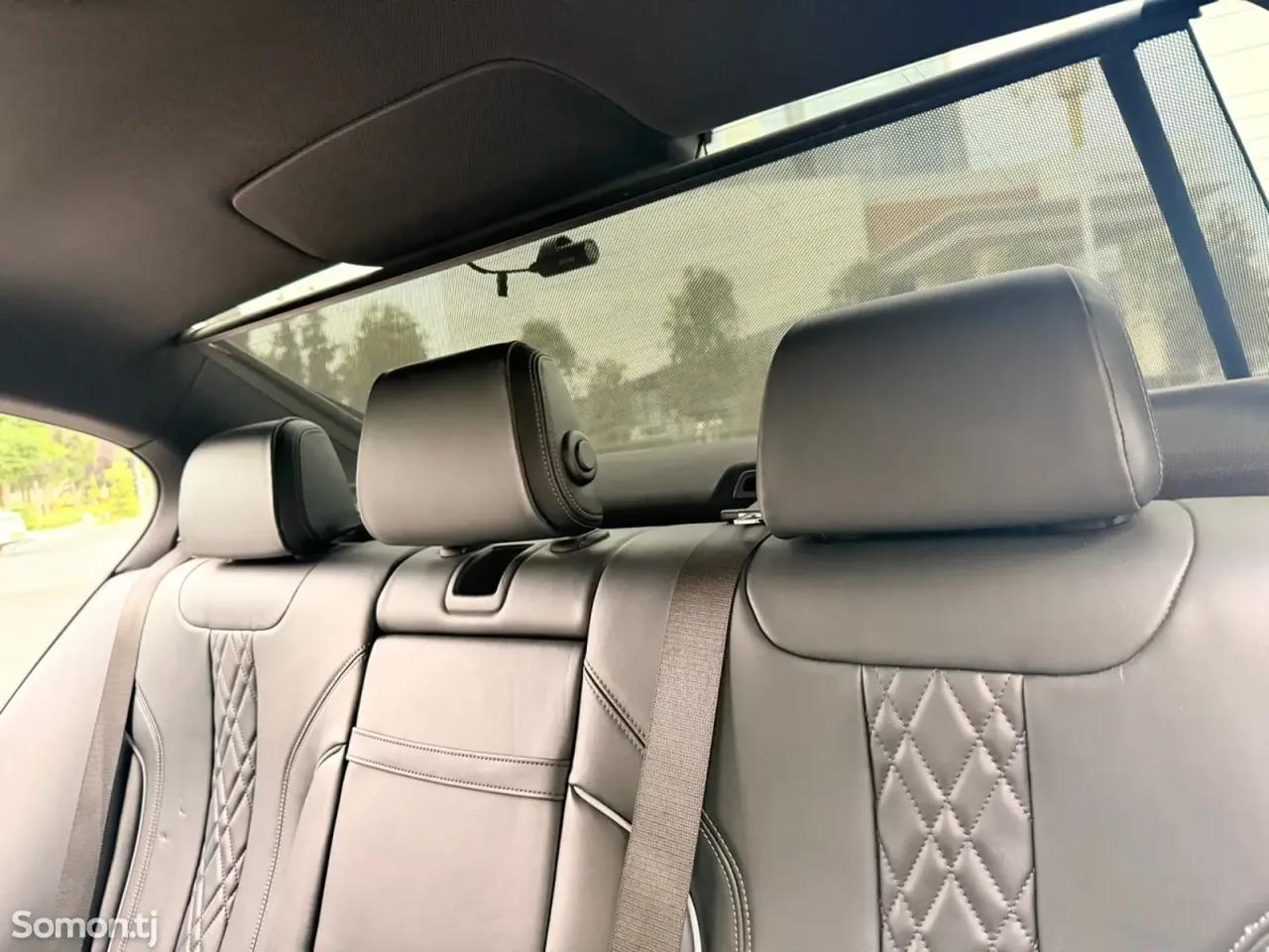 BMW 5 series 2018 · 2.0 AT