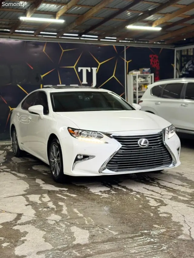 Lexus ES series 2017 · 3.0 AT