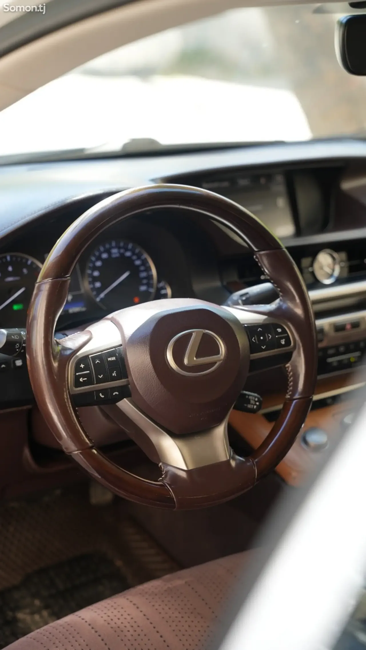 Lexus ES series 2015 · 3.0 AT