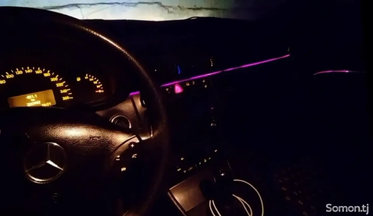 Mercedes-Benz C class 2000 · 2.3 MT