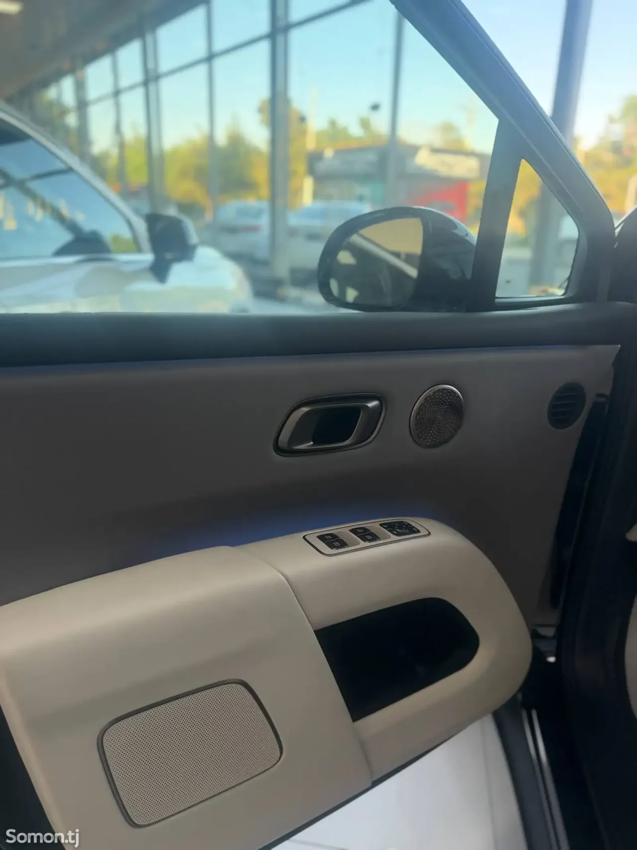 Li Auto (Lixiang) i8 2025 · AT