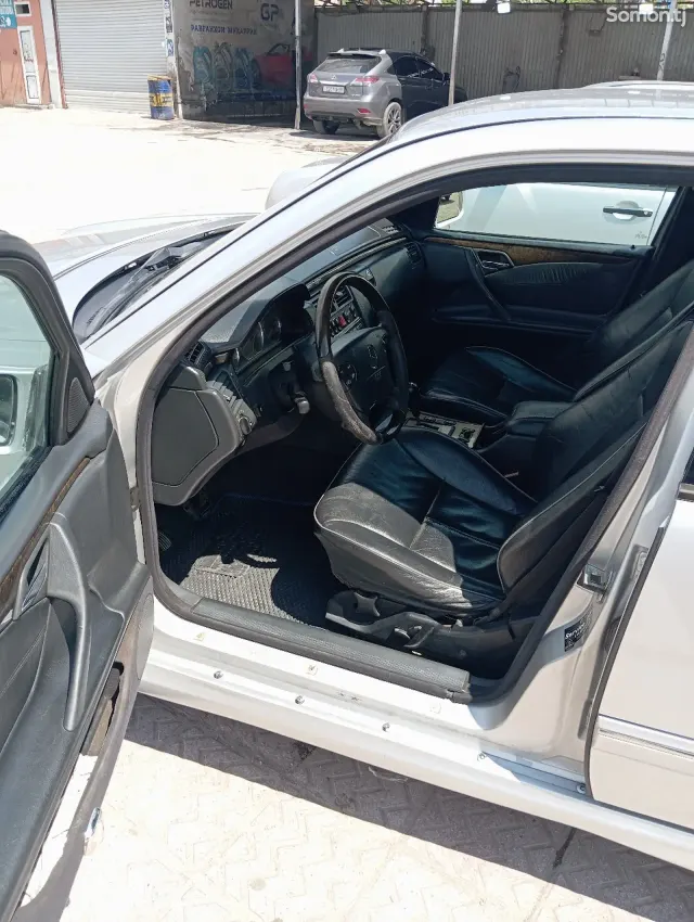 Mercedes-Benz C class 1999 · 4.3 AT