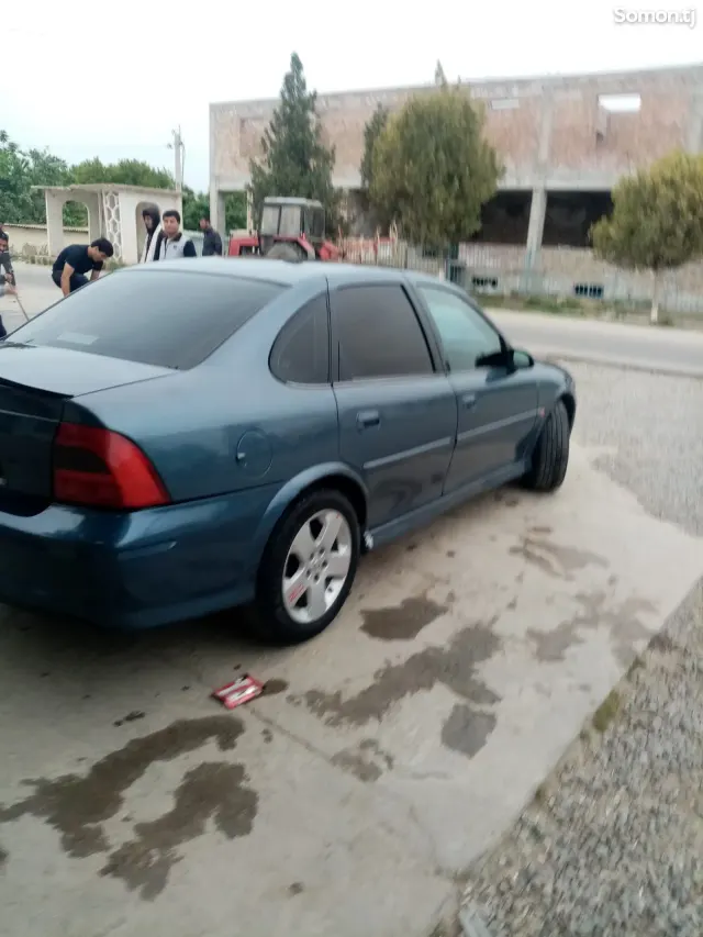 Opel Vectra B 1998 · 1.6 MT