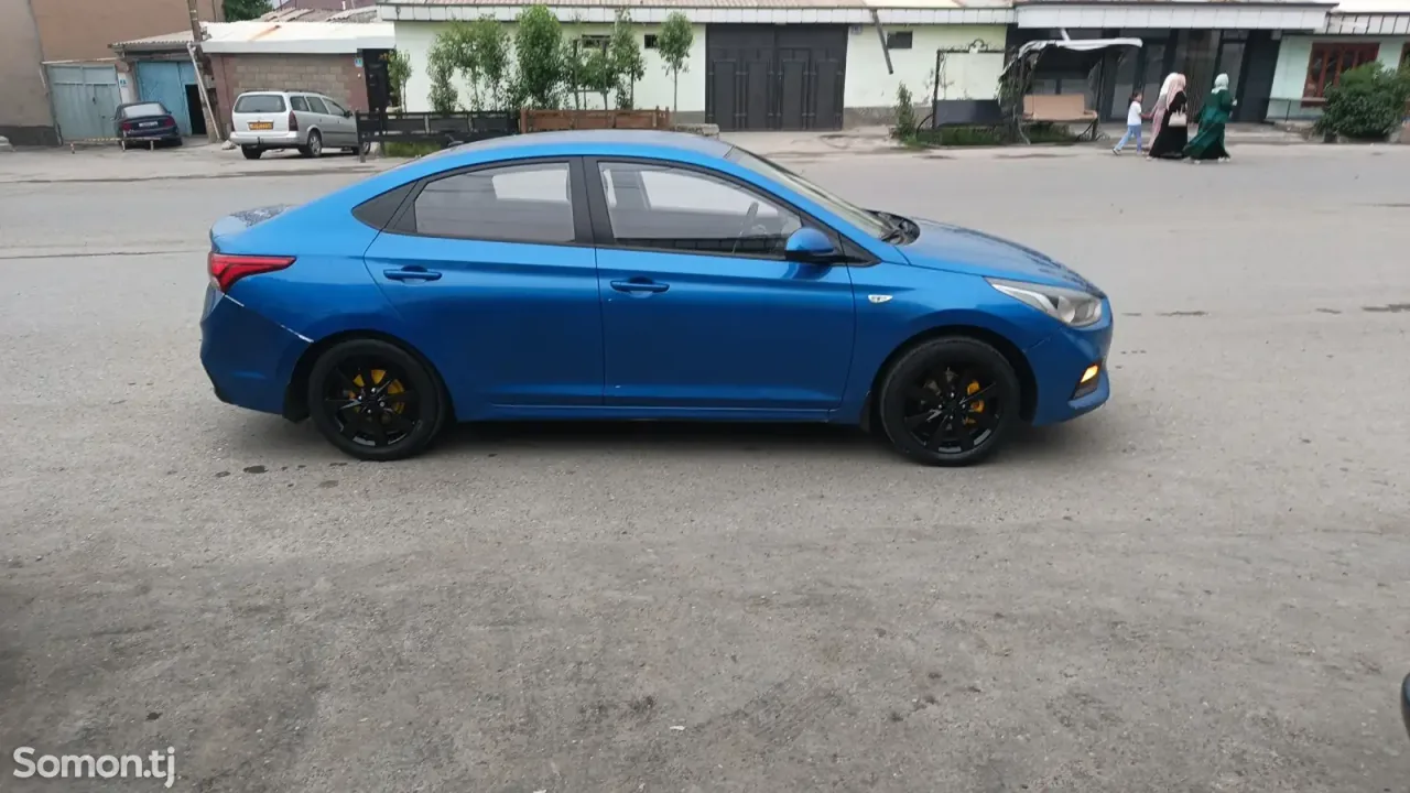 Hyundai Solaris 2017 · 1.6 AT