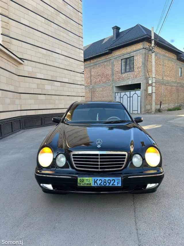 Mercedes-Benz E class 2002 · 3.2 AT